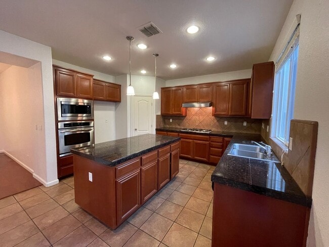 Building Photo - 1513 Sturm Dr
