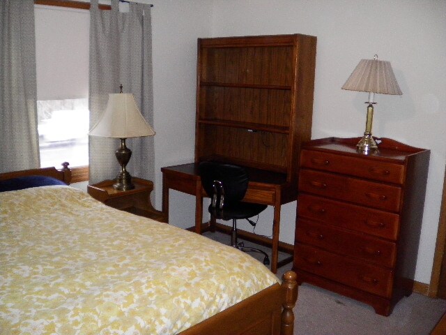 Building Photo - 936 Russell Rd