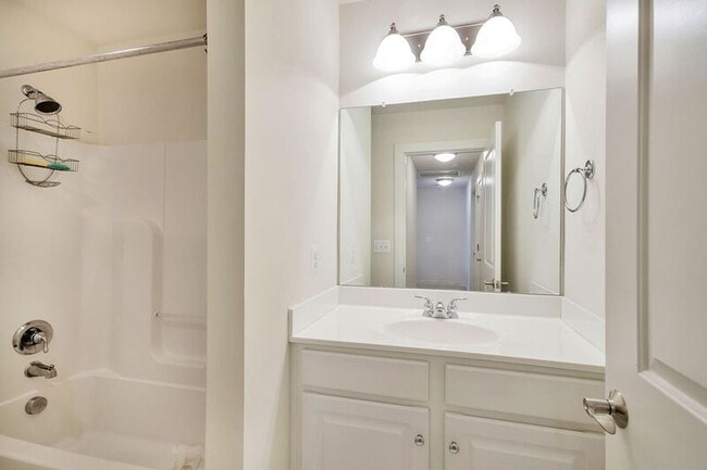 Building Photo - 158 Brookwood Dr