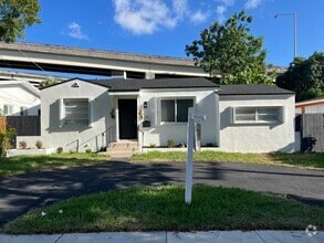 Building Photo - 736 NW 41st St