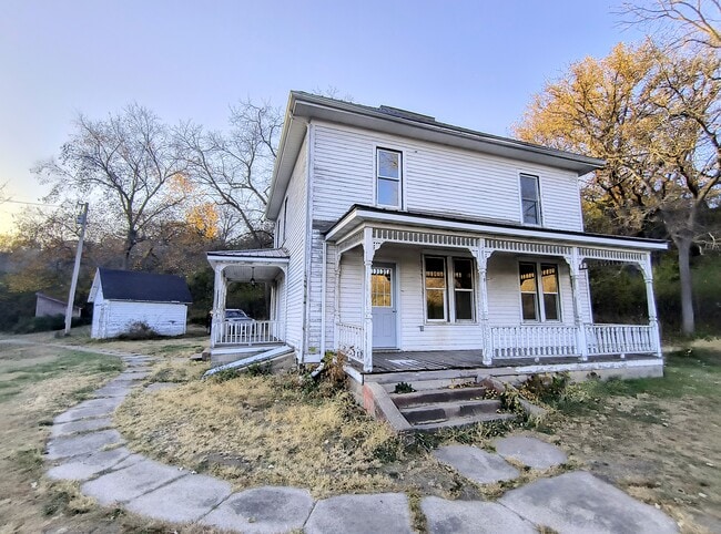 Building Photo - 2705 College Dr