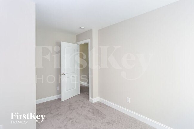 Building Photo - 2071 Samantha Dr