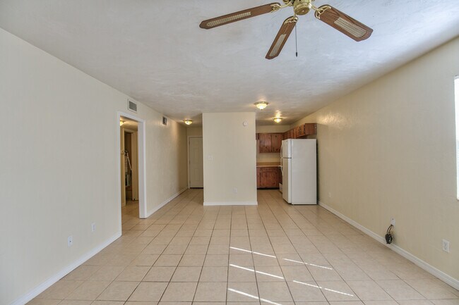 Building Photo - 2454 Wren Hollow Dr