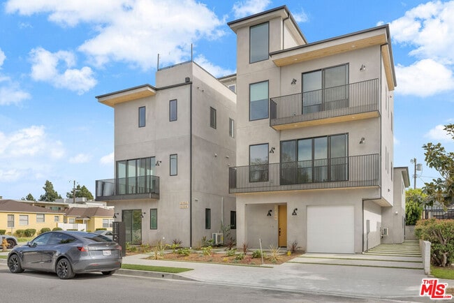 Building Photo - 12706 Pacific Ave