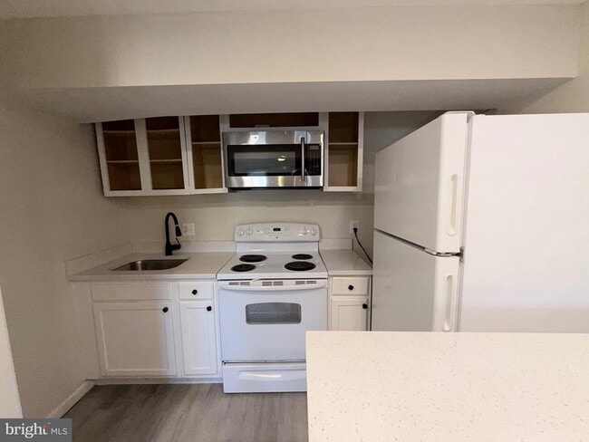 Building Photo - 4054 Hanson Oaks Dr