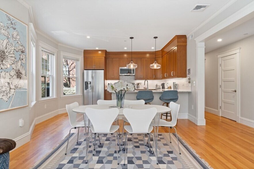 Building Photo - 35 Upland Rd