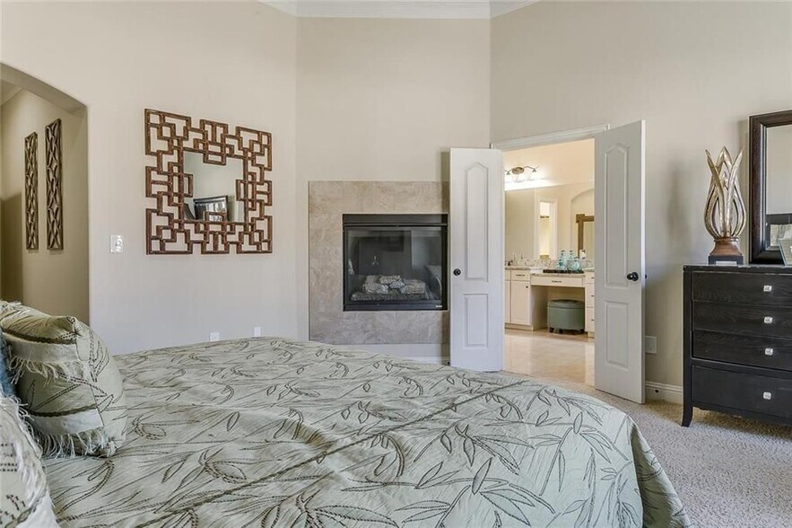 master bedroom with fire place - 580 Hampshire Dr