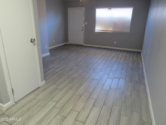 Building Photo - 2726 E Tierra Buena Ln