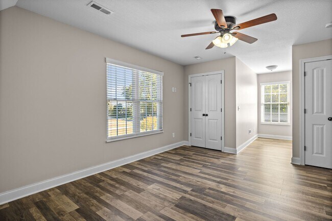 Building Photo - Greenback 37742 - 4 bedroom, 4.5 bath home...