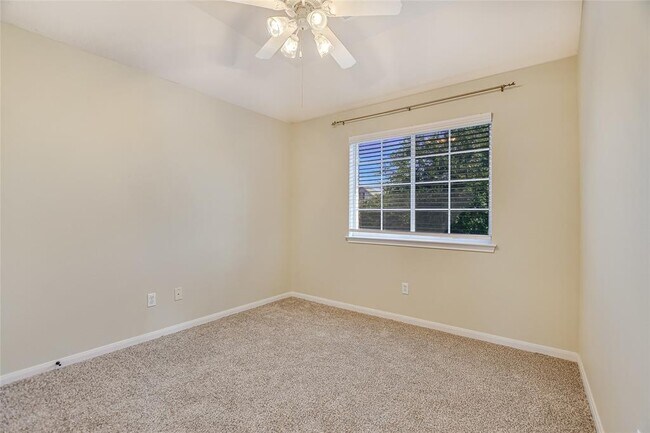 Building Photo - 4113 Hidden View Ct