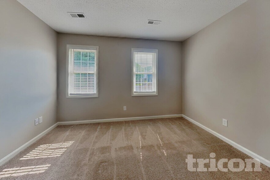 Building Photo - 5708 Green Apple Dr