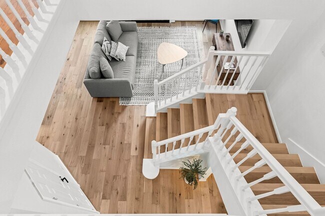 Building Photo - 7 S Avonlea Cir