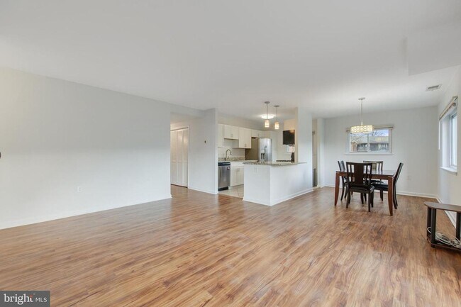 Building Photo - 350 Gatewater Ct