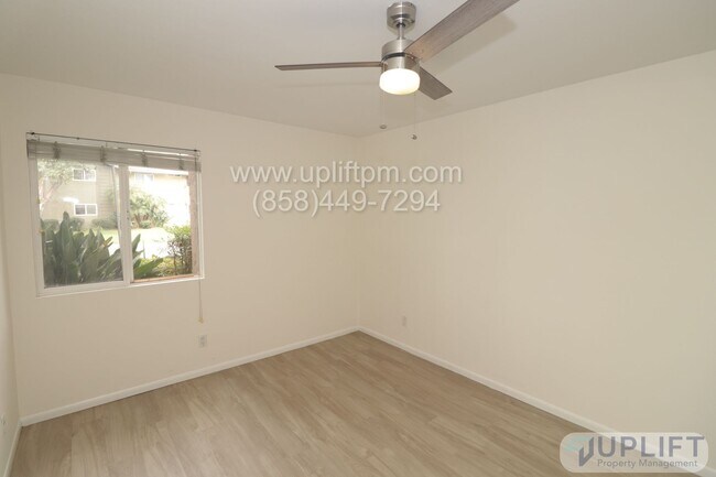 Building Photo - 2 Bed / 1 Bath Condo in Oceanside