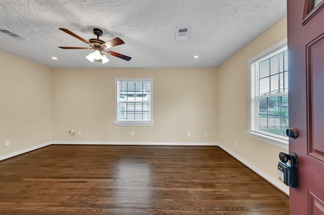 Building Photo - 5540 Rand St