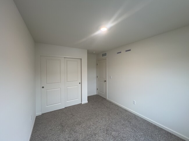 Building Photo - 1140 58th Rd