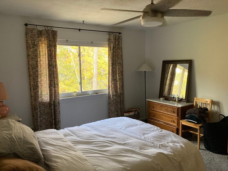 Building Photo - 74 Barrett St