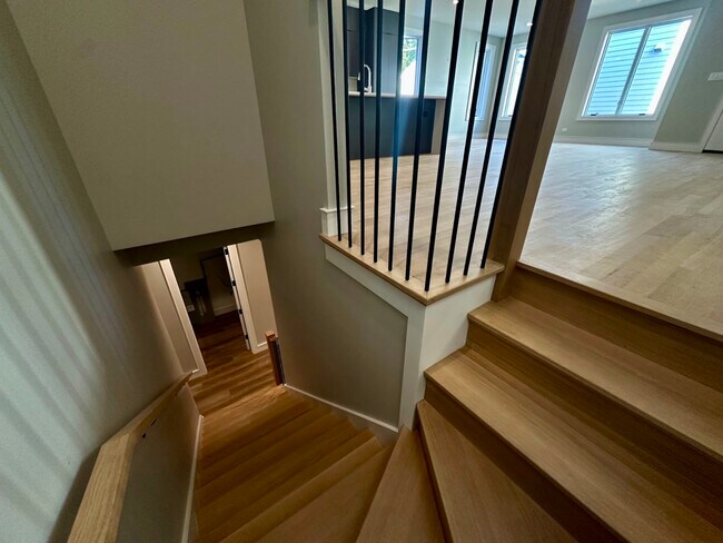 Building Photo - 4243 N Damen Ave