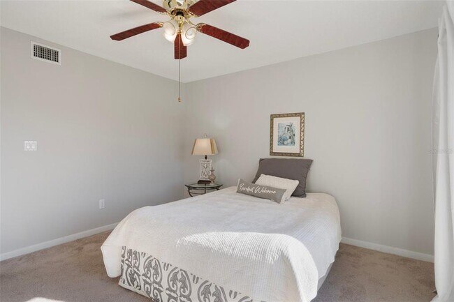 Building Photo - 2595 Cyprus Dr