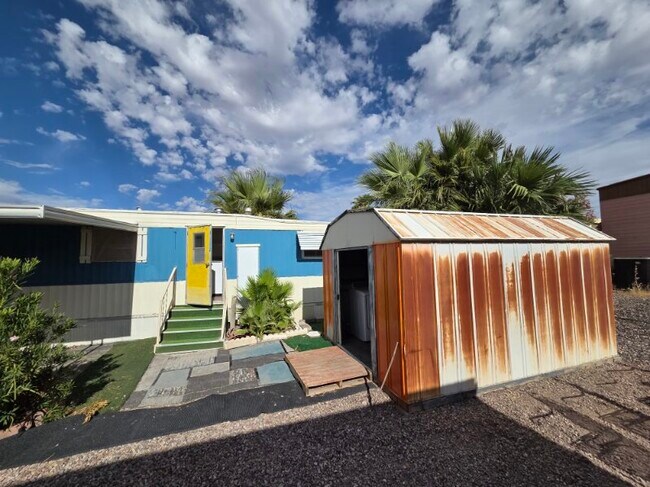 Building Photo - 2627 S Lamb Blvd