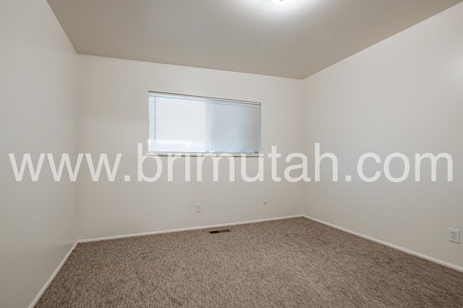 Building Photo - 4467 S Albright Dr