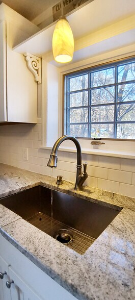 Building Photo - 21B Hoydens Hill Rd