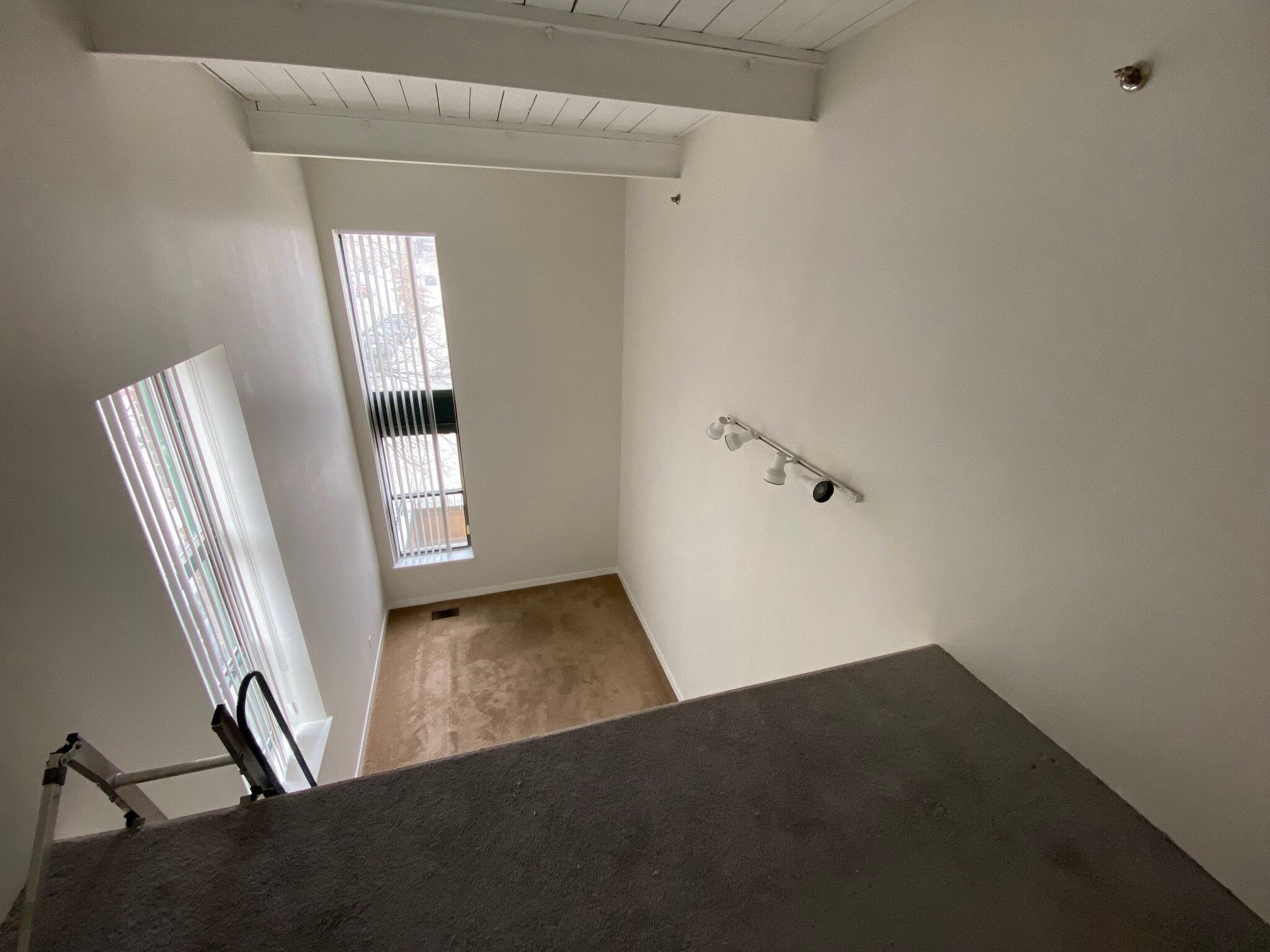 Building Photo - 71 Fulkerson St