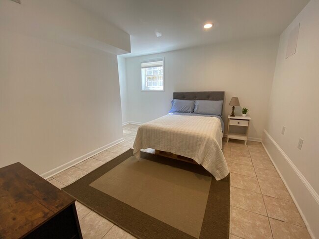 Building Photo - 2675 Acorn Ave NE