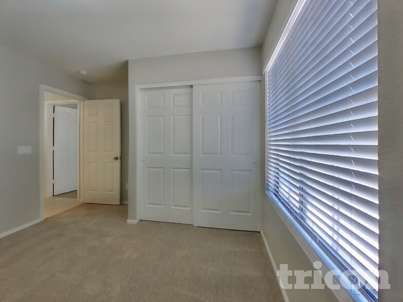 Building Photo - 14725 W Lamoille Dr