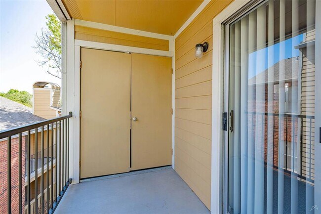 Building Photo - 2323 Wells Branch Pkwy