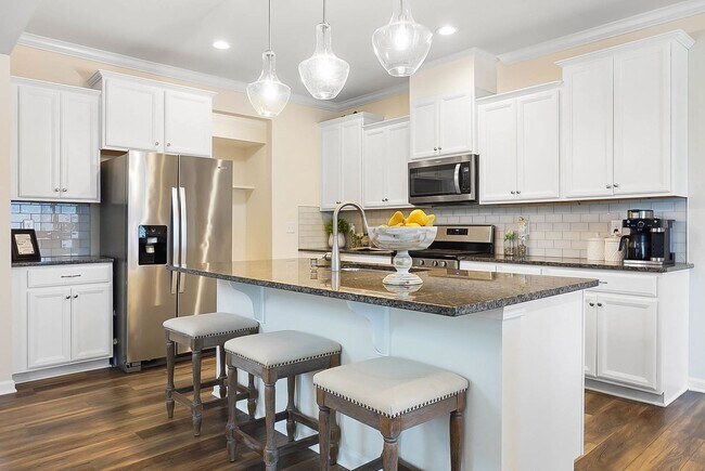 Building Photo - Beautiful Five Bedroom Home in Indian Trail!