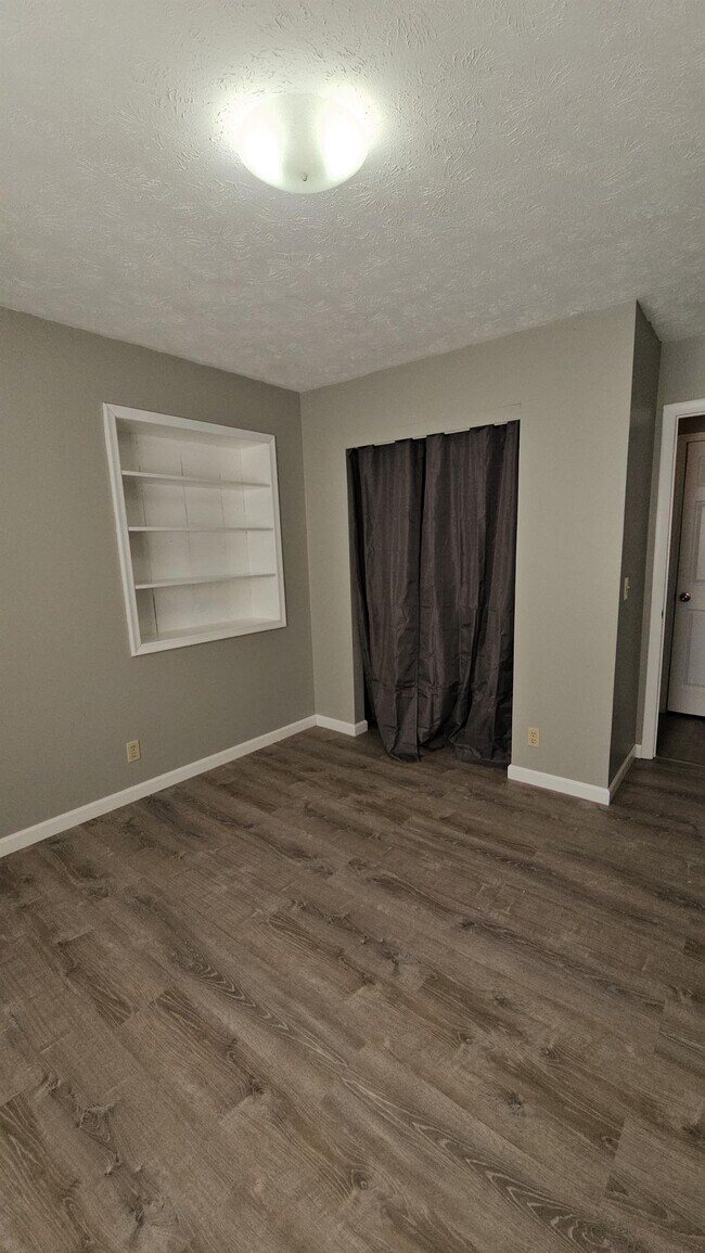 Building Photo - 10218 Weir St