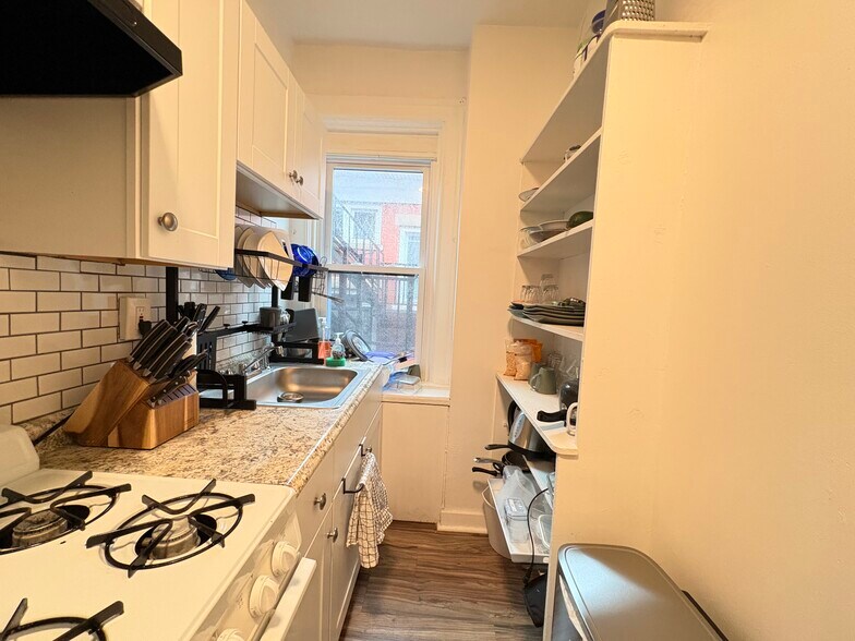 Building Photo - 5718 Ellsworth Ave