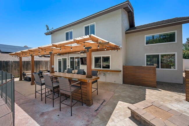 Building Photo - 10518 Pine Grove St