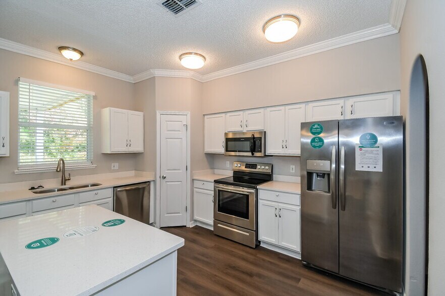 Building Photo - 7263 Lancashire Ct