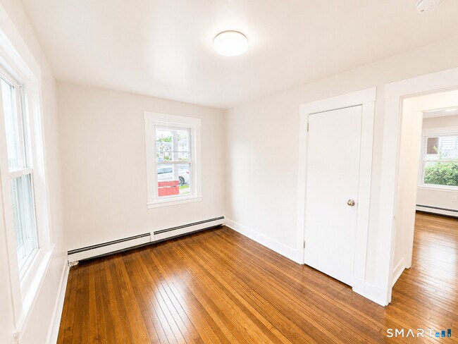 Building Photo - 52 Beech St