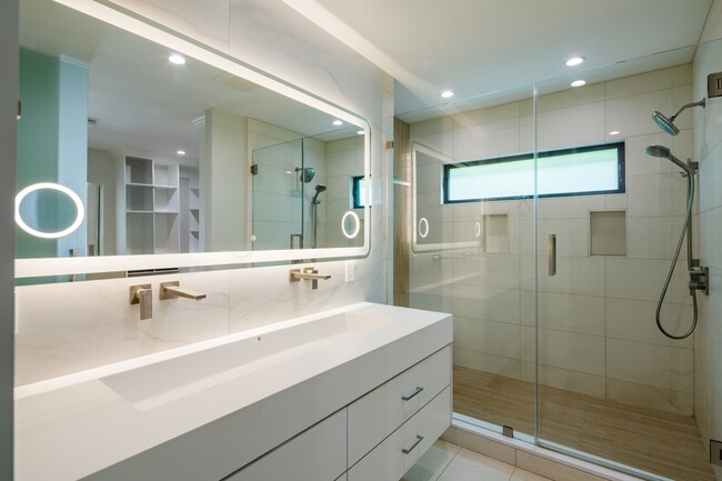 Building Photo - 412 Cll De Aragon