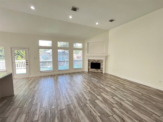 Building Photo - 106 N Rambling Ridge Pl