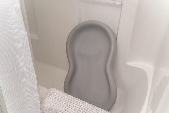 Building Photo - 103 S 13th St