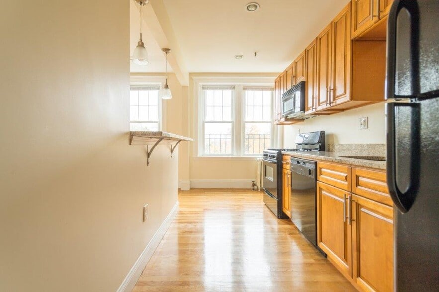 Building Photo - 288 Chestnut Hill Ave