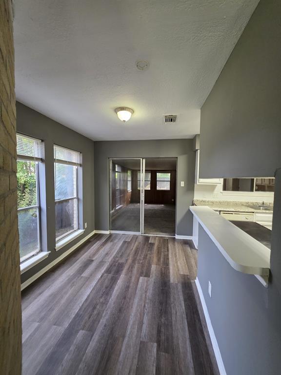 Building Photo - 22819 Carter Gate Dr