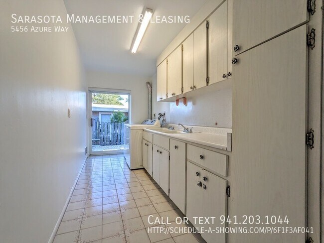 Building Photo - 5456 Azure Way