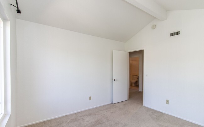 Building Photo - Updated Rancho Del Oro 3 bedroom 2 bath home