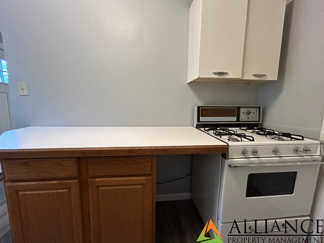 Building Photo - 619 Ratone Ln