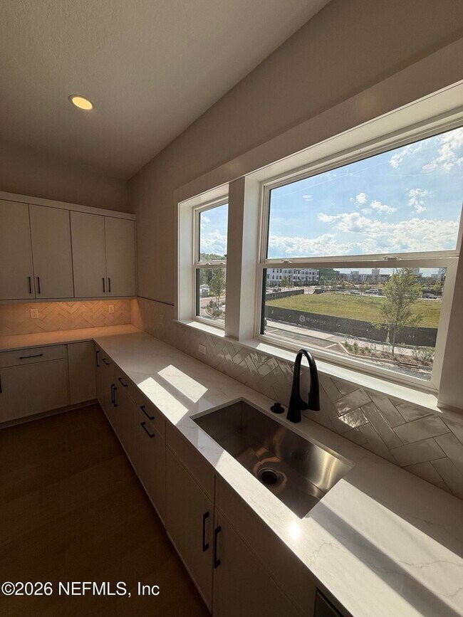 Building Photo - 2054 Prudential Dr