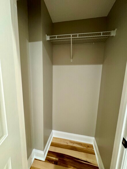 Building Photo - 116 S Main St