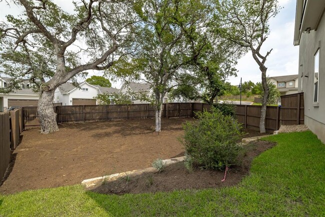 Building Photo - 601 C-Bar Ranch Trl