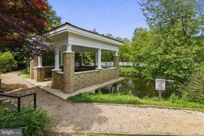 Building Photo - 8340 Greensboro Dr