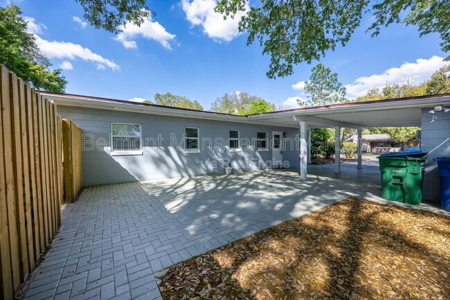 Building Photo - 2743 Sanbina St