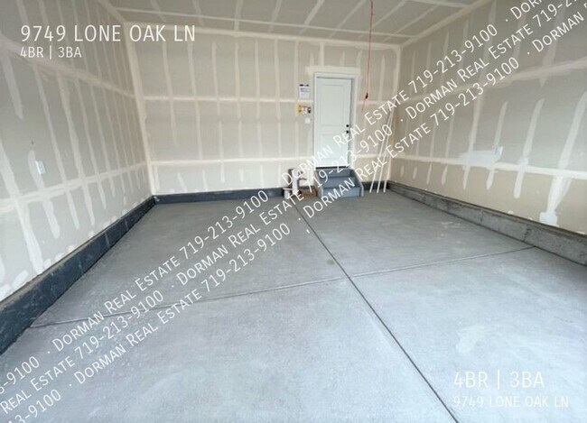 Building Photo - 9749 Lone Oak Ln
